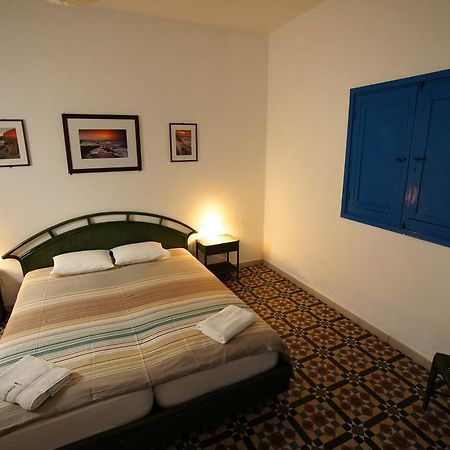 Sol Y Mar Surf Camp Hostel Corralejo Ruang foto