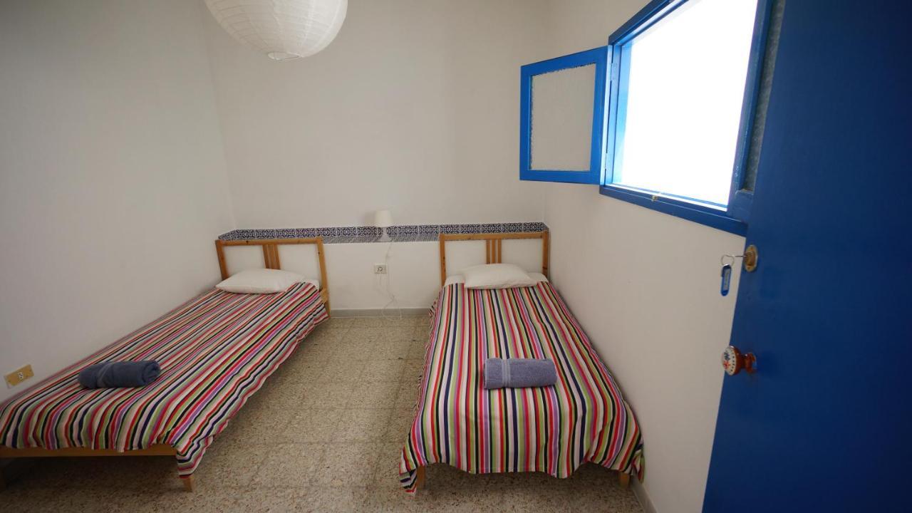 Sol Y Mar Surf Camp Hostel Corralejo Bagian luar foto