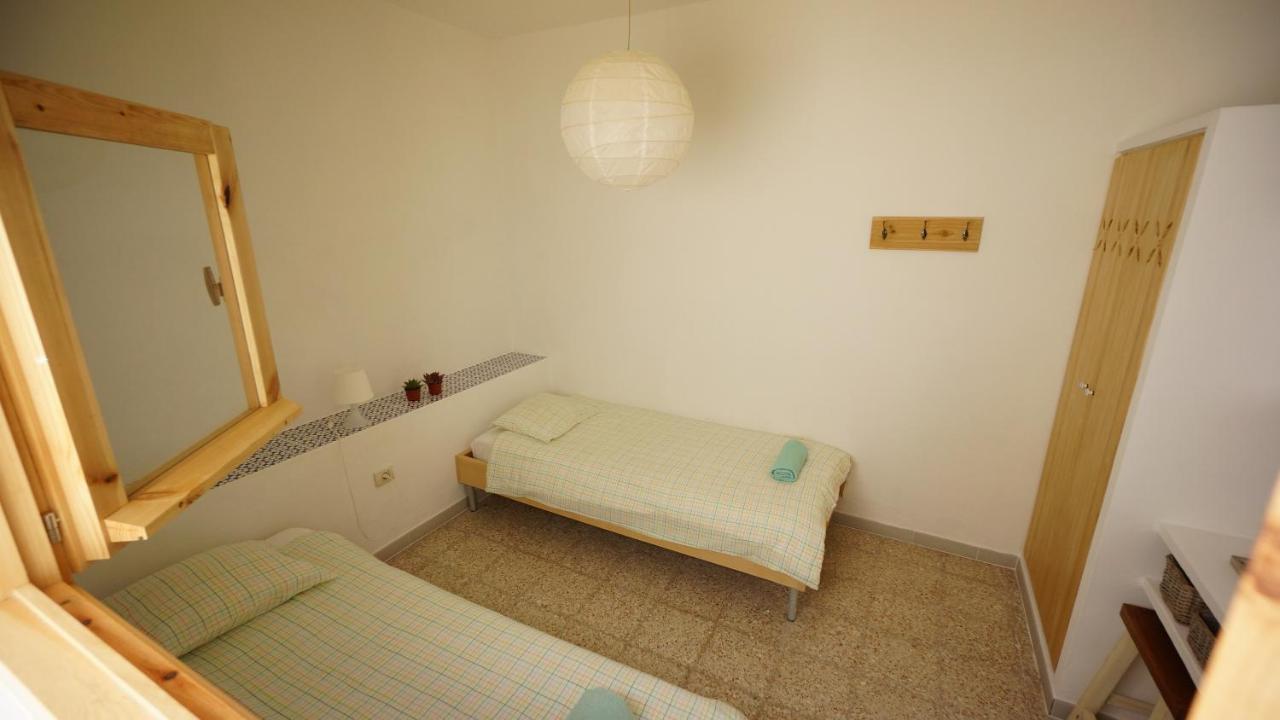 Sol Y Mar Surf Camp Hostel Corralejo Bagian luar foto