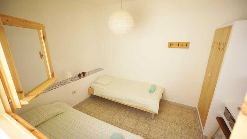 Sol Y Mar Surf Camp Hostel Corralejo Bagian luar foto