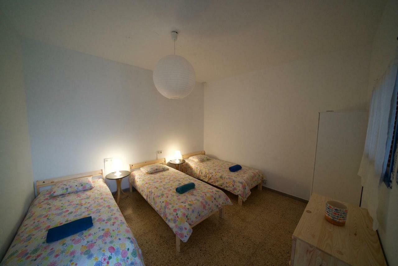 Sol Y Mar Surf Camp Hostel Corralejo Bagian luar foto