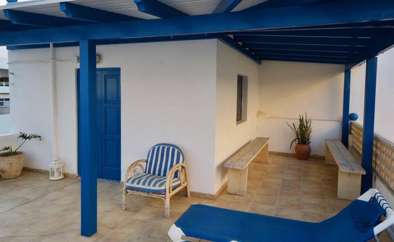 Sol Y Mar Surf Camp Hostel Corralejo Bagian luar foto